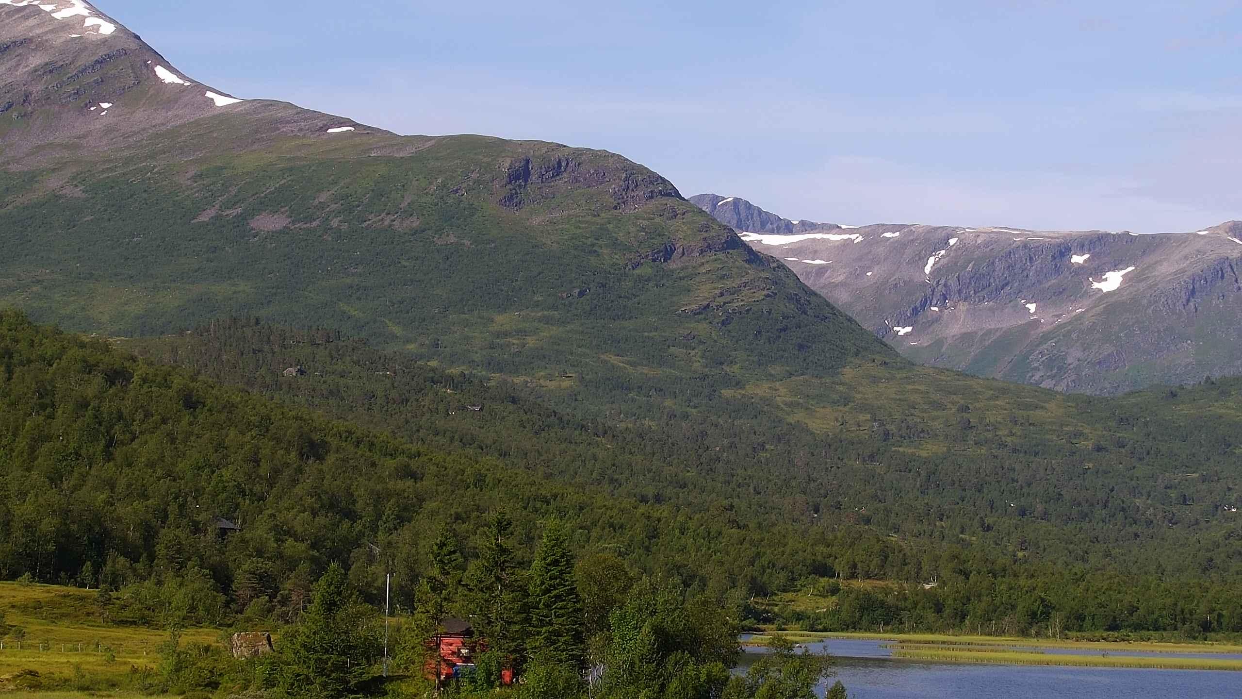 Berillvatnet, mot Taskedalshornet, oppdatert 13.12 07:55 Berillvatnet, mot Taskedalshornet, oppdatert 13.12 07:55